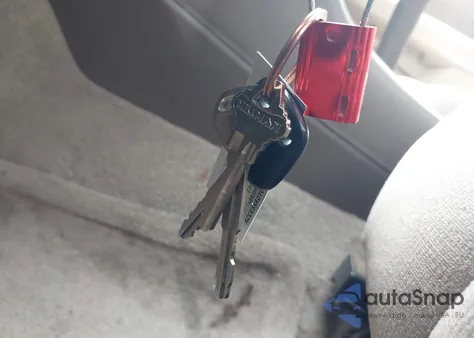 1999 Toyota Camry Le z USA, uszkodzony, nr VIN 4T1BG22K0XU906355